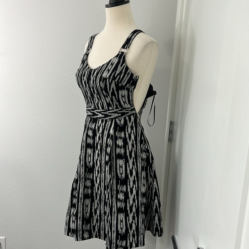 Rachel Roy Size 0 Black, White Print Racerback Mini Tank Dress w/Pockets - Picture 2 of 11